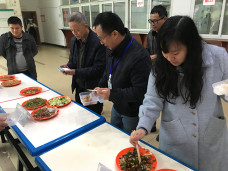 成都铁路技工学校举行首届食堂职工厨艺比赛